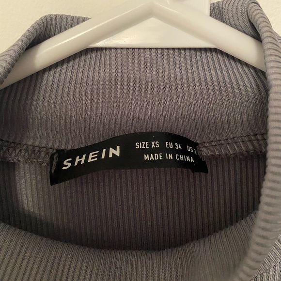 Backless crop top - Picture 5 of 5